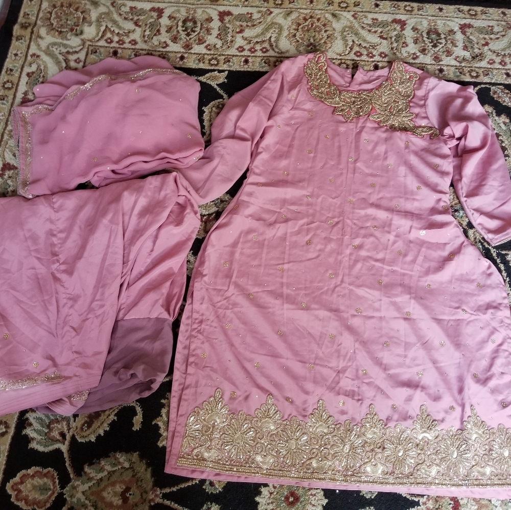 Elegant Pink Pakistani Indian Salwar Kameez